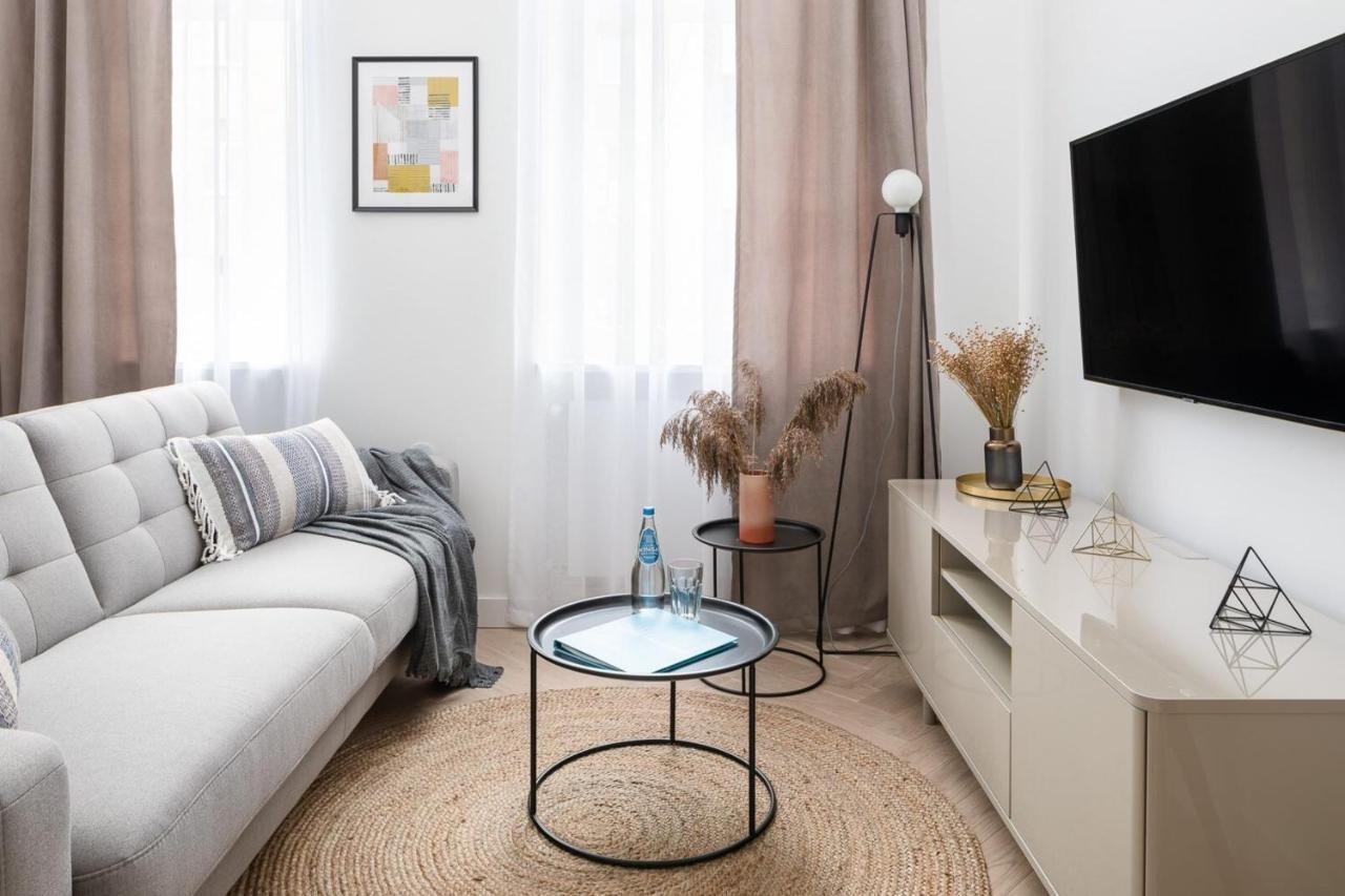 Apartment Boduena 4 - Elegant In Centre By Renters Warsaw